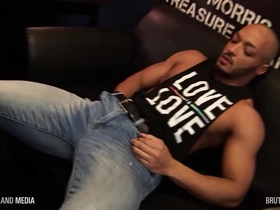 Bbc muscle stud gets his rocks off